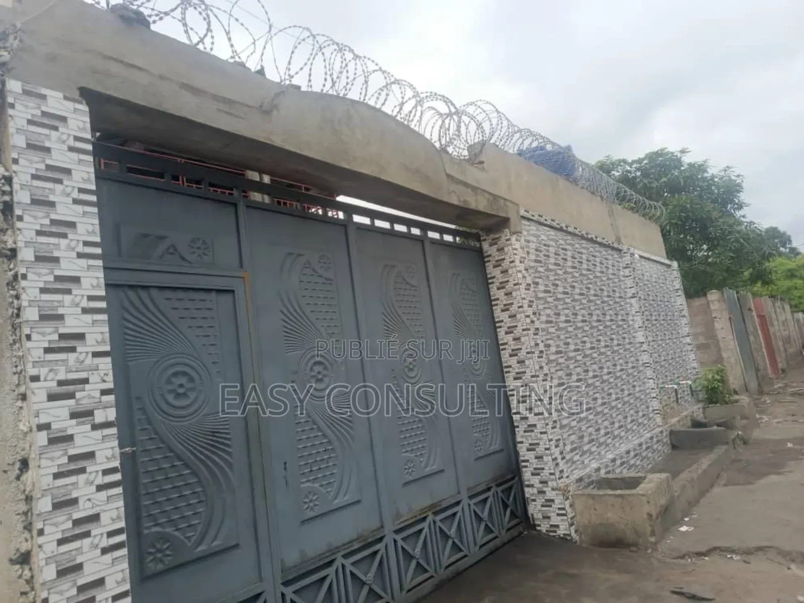 3chbre Villa dans Terre Jaune, Nsele à Vendre