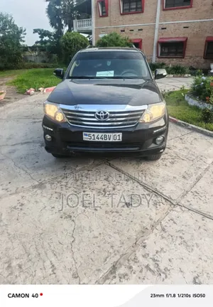 Toyota Fortuner 2015 Black