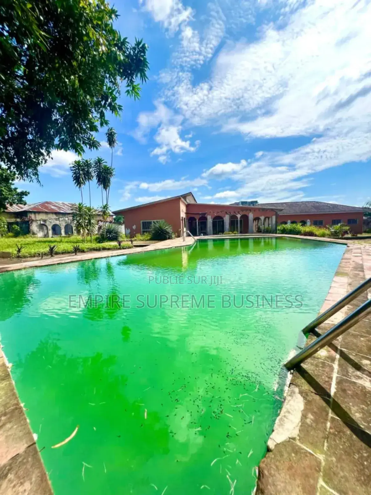 8chbre Villa dans Empire Supreme, Ngaliema à Vendre