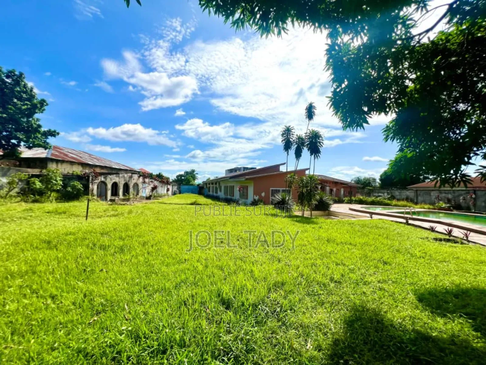 8chbre Villa dans Empire Supreme, Ngaliema à Vendre