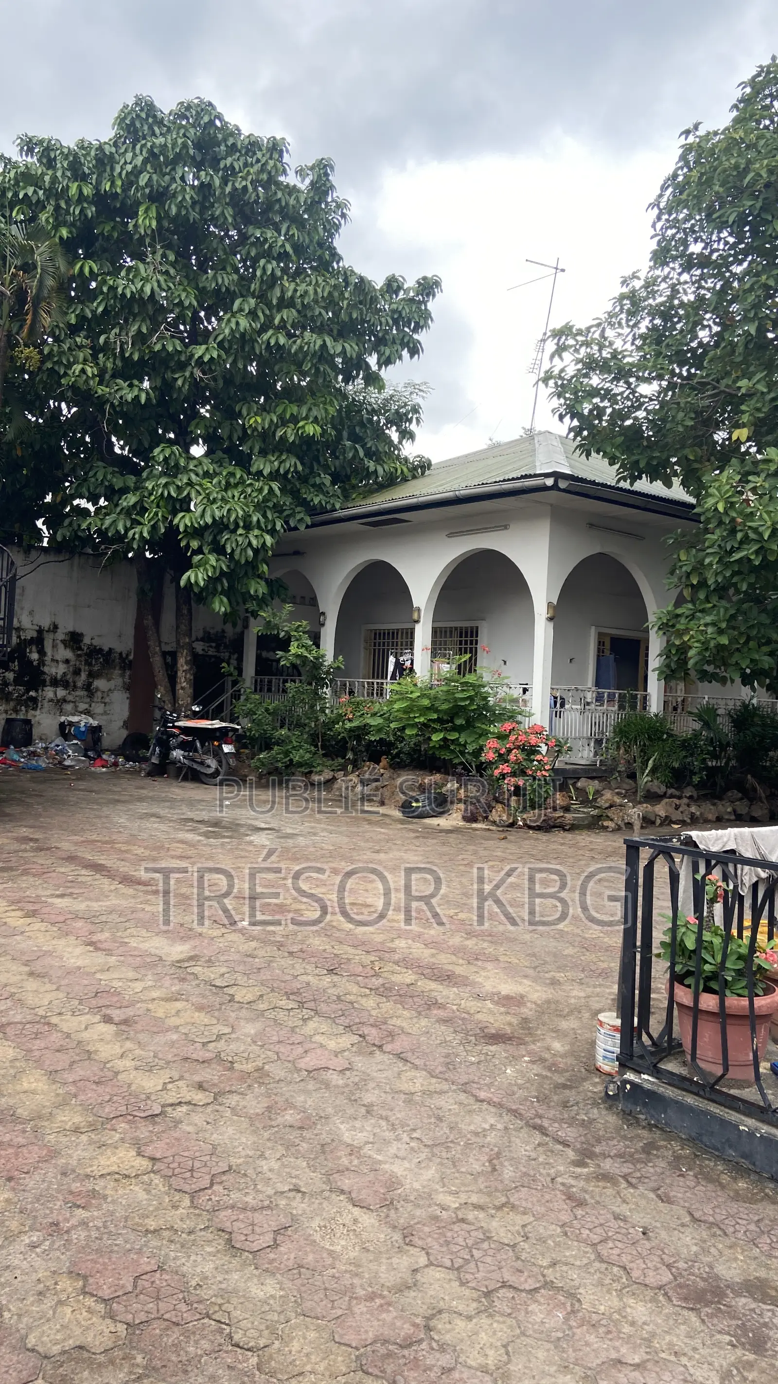 5chbre Maison de ville/terrasse dans Ville Gb, Gombe à Vendre