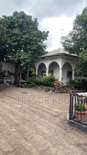 5chbre Maison de ville/terrasse dans Ville Gb, Gombe à Vendre