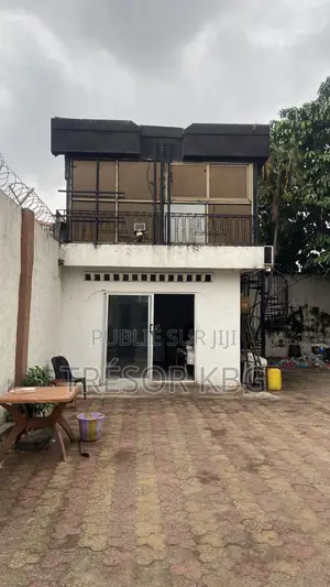 5chbre Maison de ville/terrasse dans Ville Gb, Gombe à Vendre