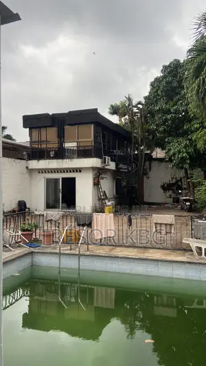 5chbre Maison de ville/terrasse dans Ville Gb, Gombe à Vendre