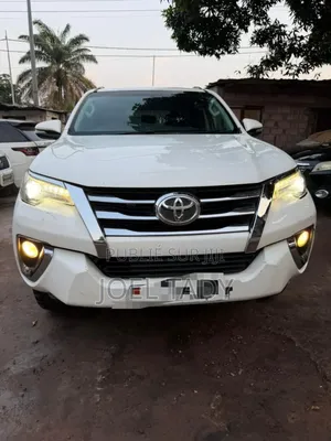 Toyota Fortuner 2018 Blanc