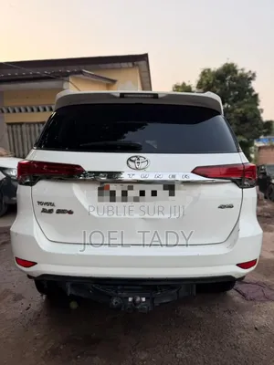Toyota Fortuner 2018 Blanc