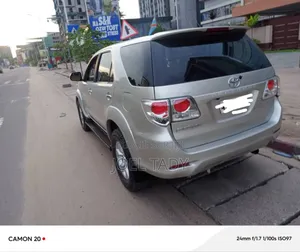 Toyota Fortuner 2013 Gris