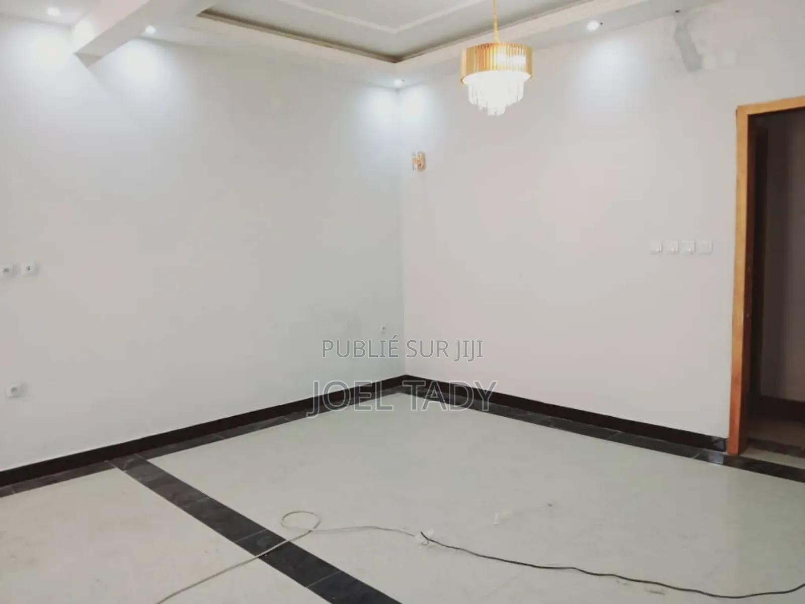 3chbre Appartement dans Gombe à Louer