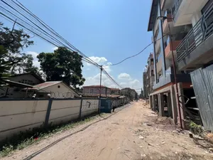 Vente d'Une Grande Parcelle Au Cœur De Kintambo