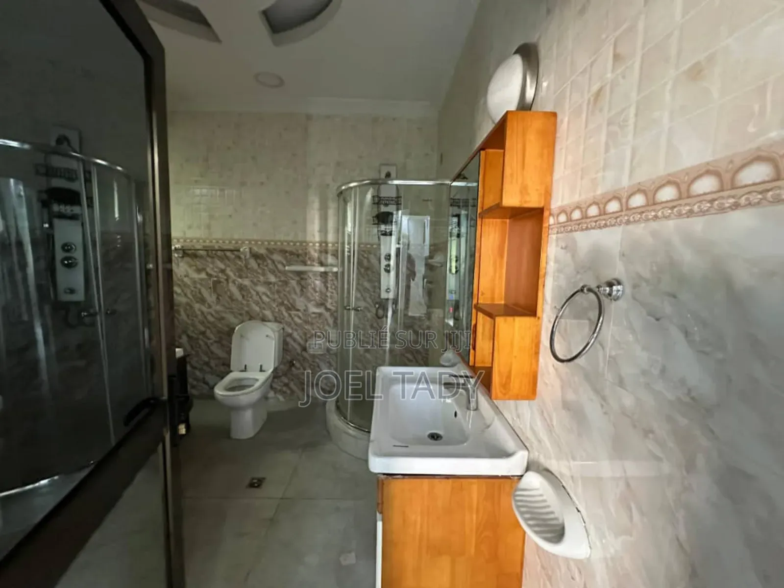 3chbre Appartement dans Empire Supreme, Kintambo à Louer