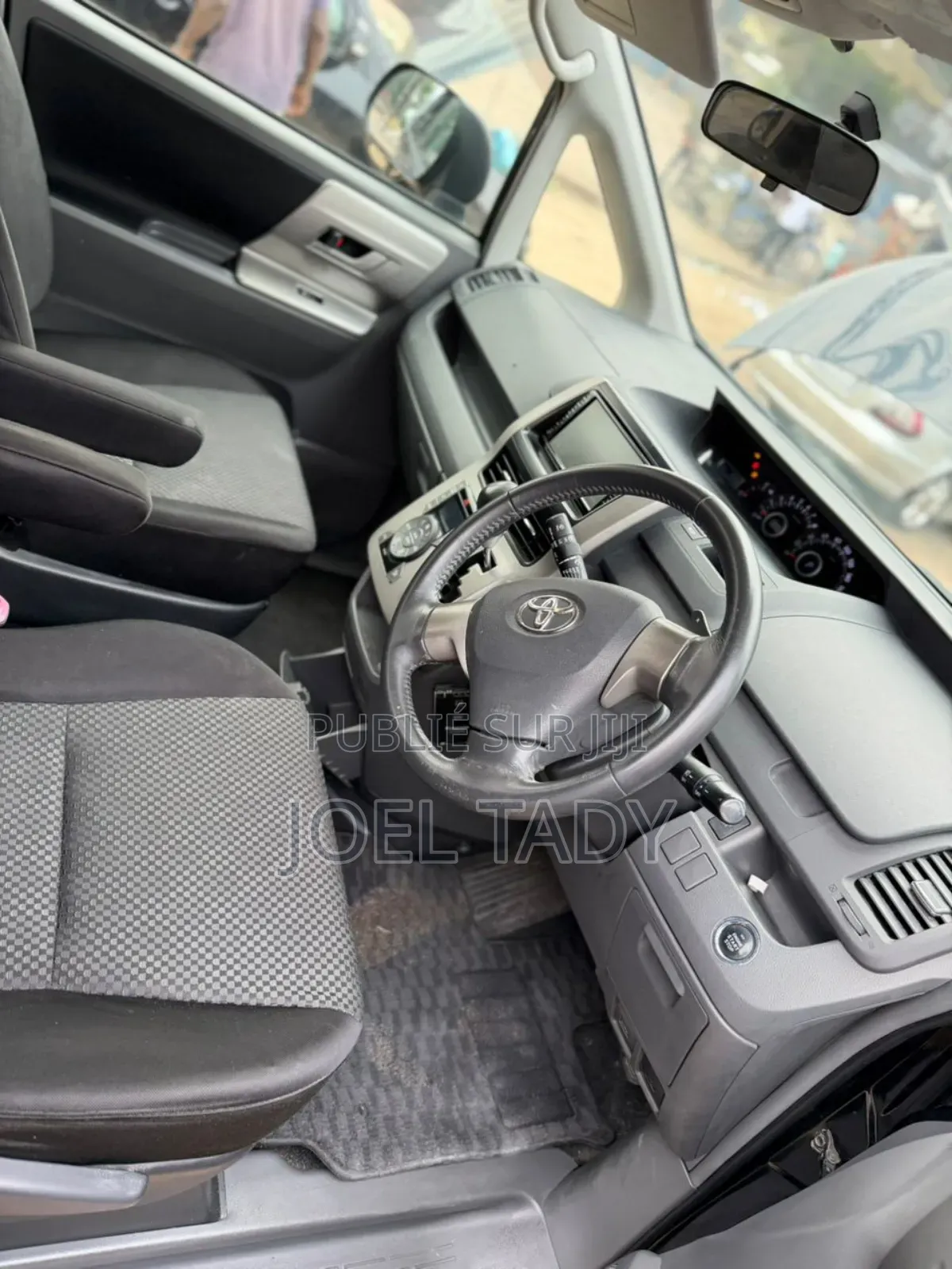 Toyota Noah 2015 Black