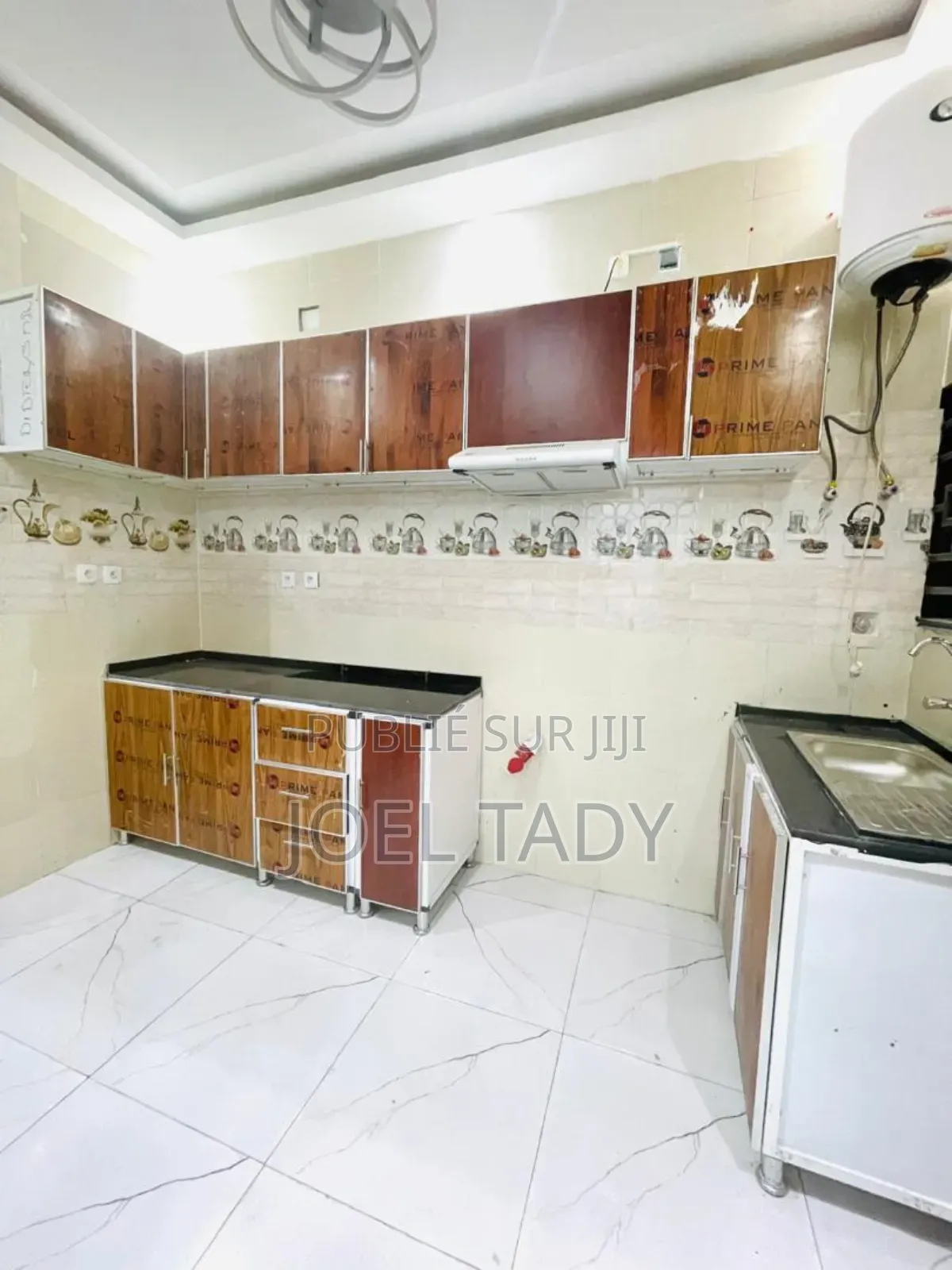 8chbre Villa dans Empire Supreme, Ngaliema à Vendre