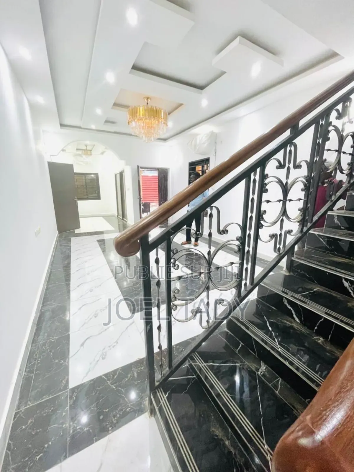 8chbre Villa dans Empire Supreme, Ngaliema à Vendre