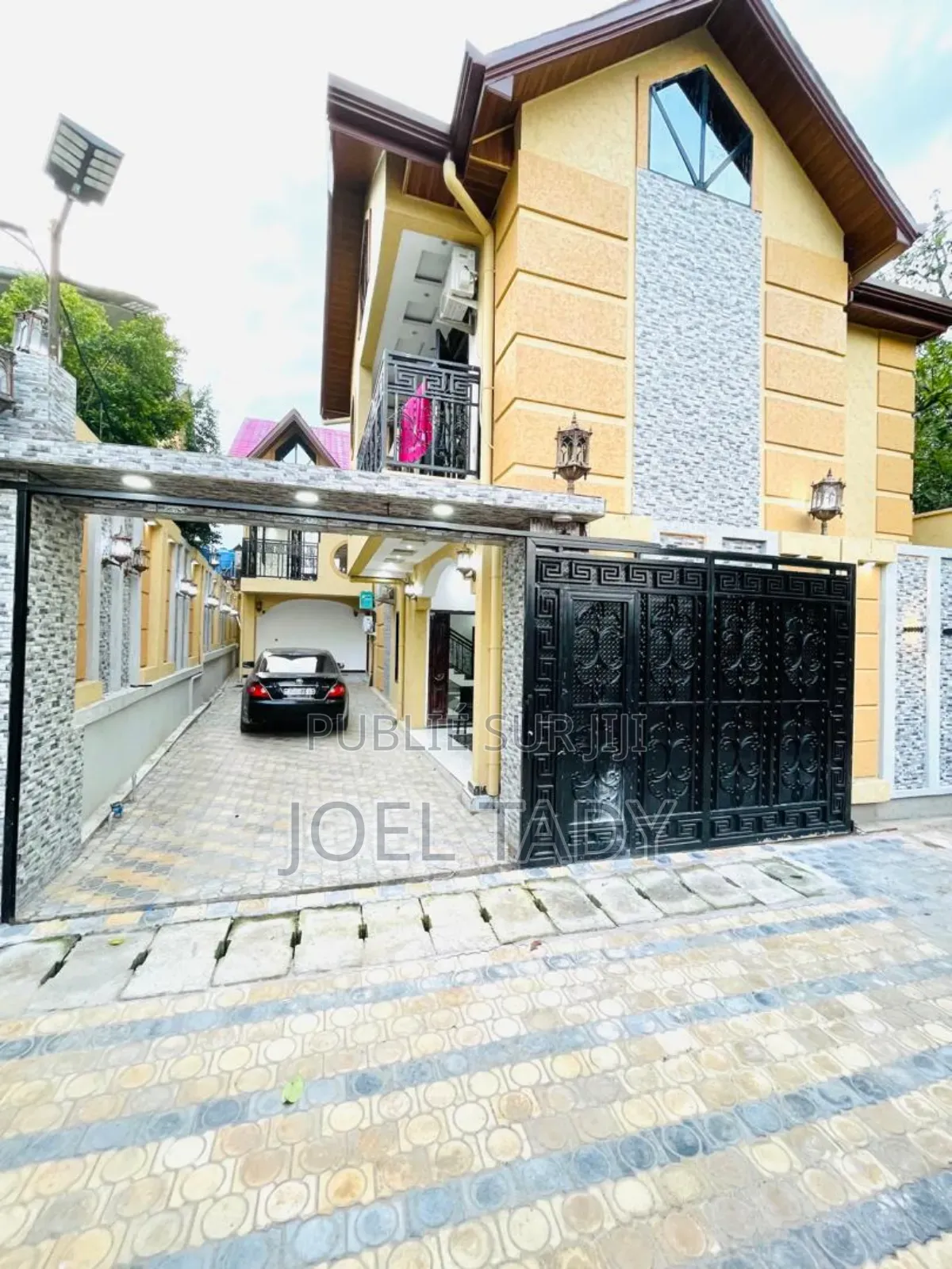 8chbre Villa dans Empire Supreme, Ngaliema à Vendre