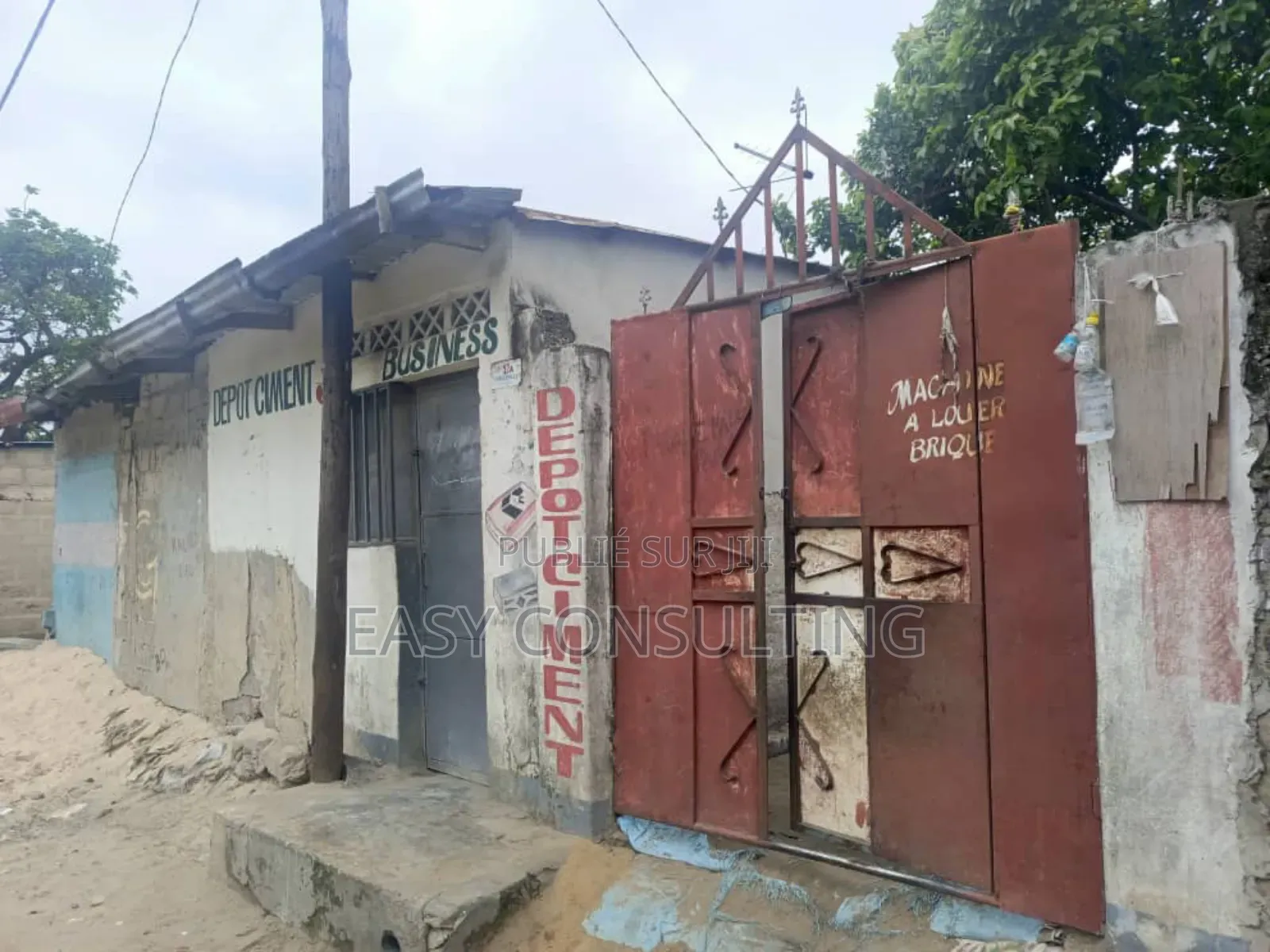 4chbre Villa dans Pascal, Nsele à Vendre