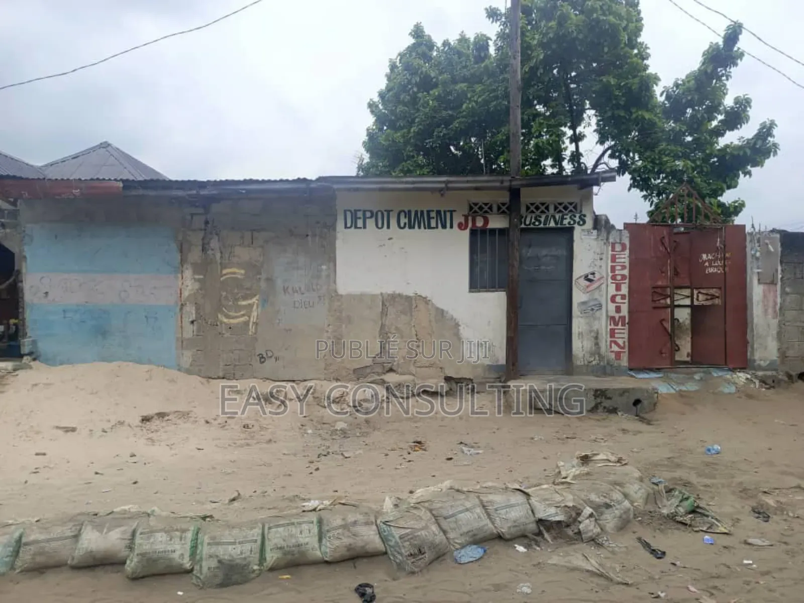 4chbre Villa dans Pascal, Nsele à Vendre