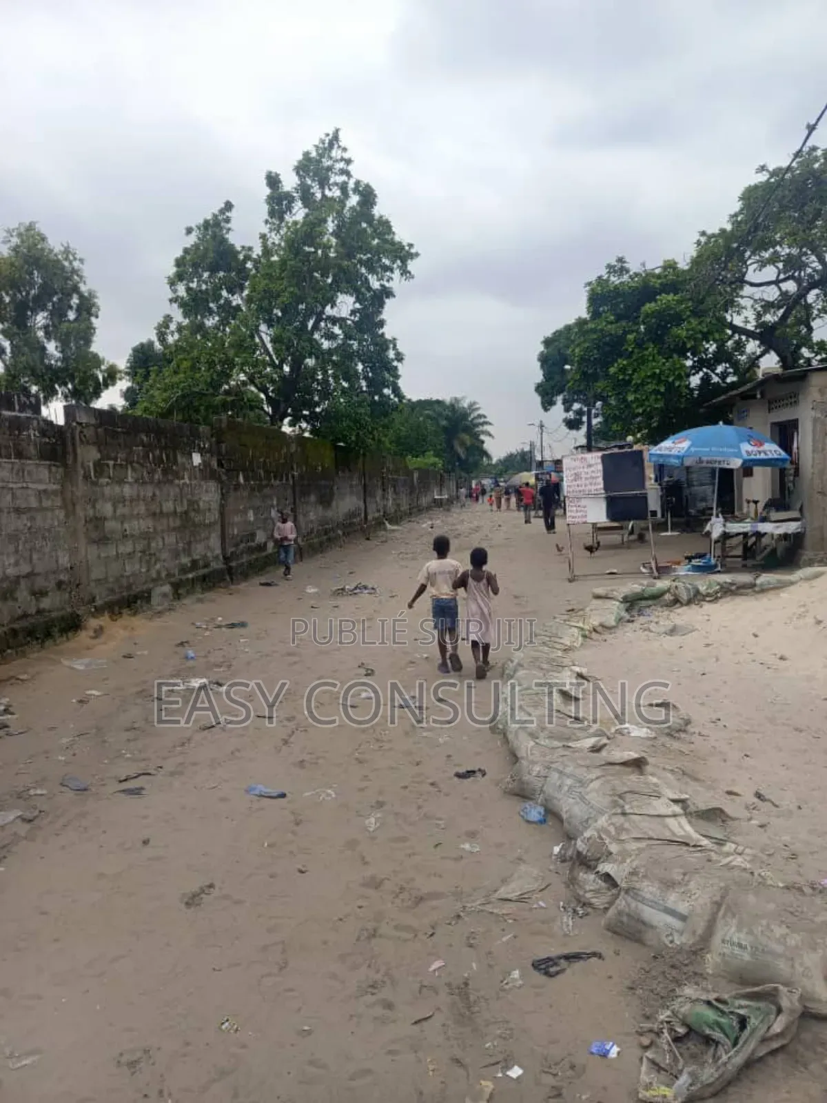 4chbre Villa dans Pascal, Nsele à Vendre