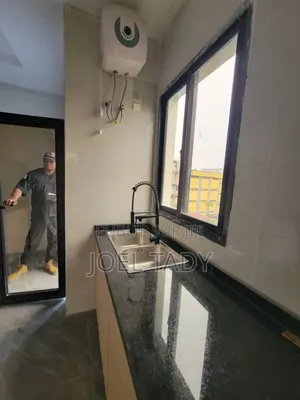 3chbre Appartement dans Empire Supreme, Gombe à Louer