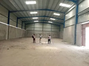 Location De 5 Entrepôt