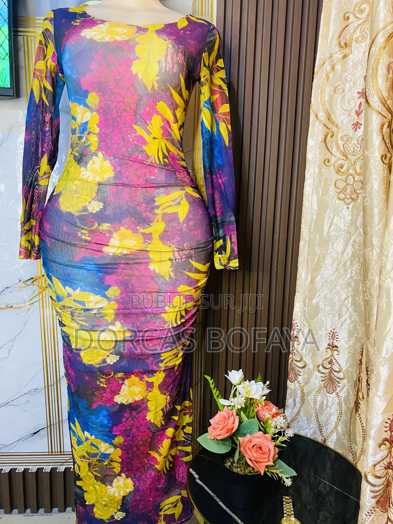 Une Robe Pour Femmes Belle