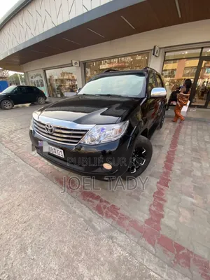 Toyota Fortuner 2015 Black