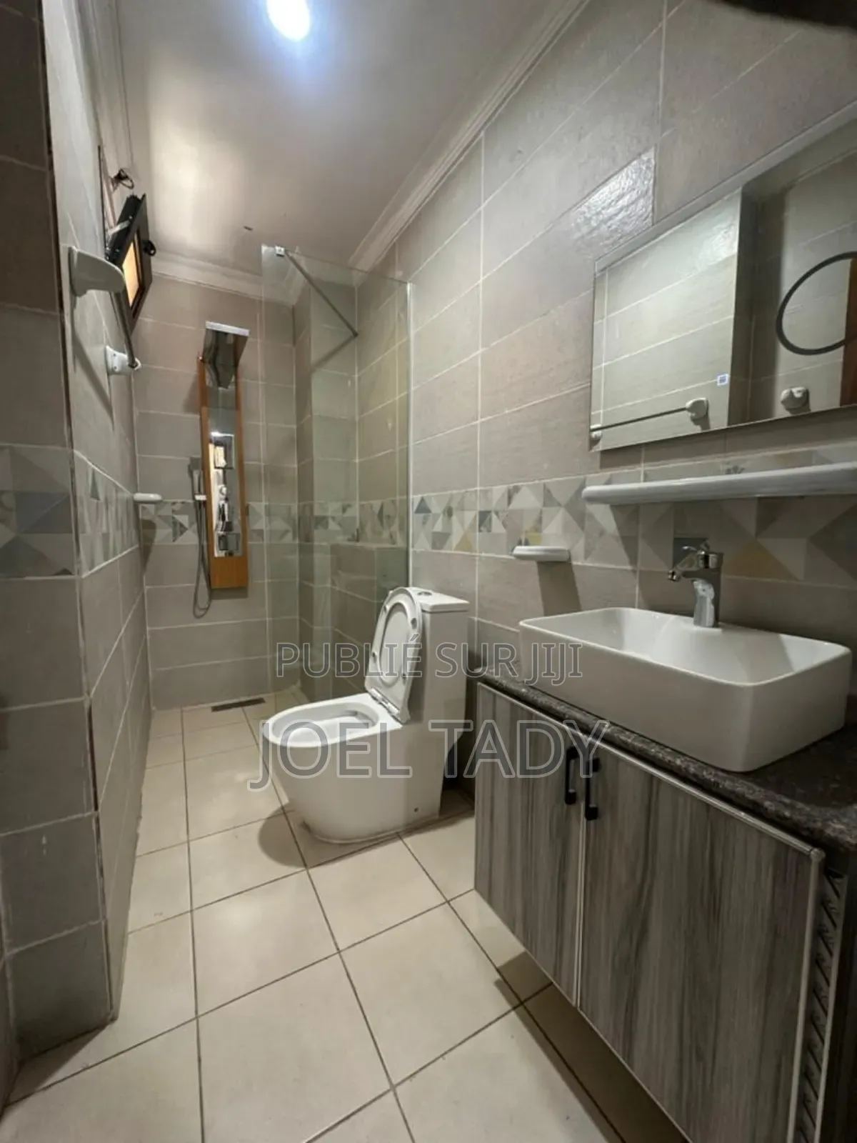 2chbre Appartement dans Empire Supreme, Kinshasa (commune) à Louer