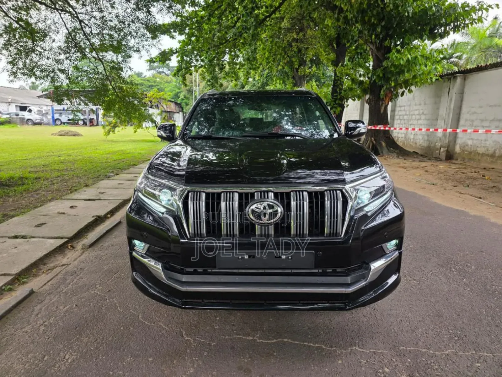 Toyota Land Cruiser Prado 2023 Black