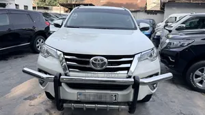 Toyota Fortuner 2018 Blanc