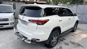 Toyota Fortuner 2018 Blanc
