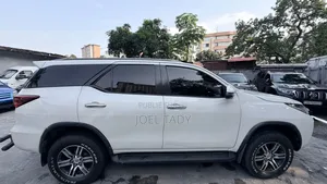 Toyota Fortuner 2018 Blanc