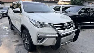 Toyota Fortuner 2018 Blanc