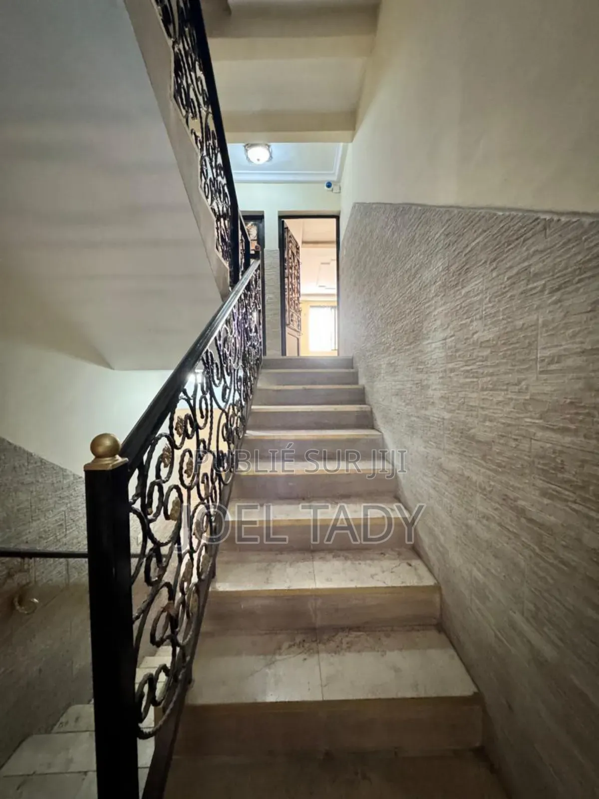 3chbre Appartement dans Empire Supreme, Kintambo à Louer