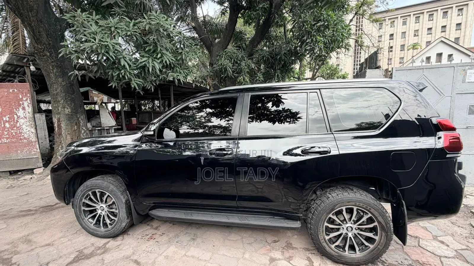 Toyota Land Cruiser Prado 2023 Noir