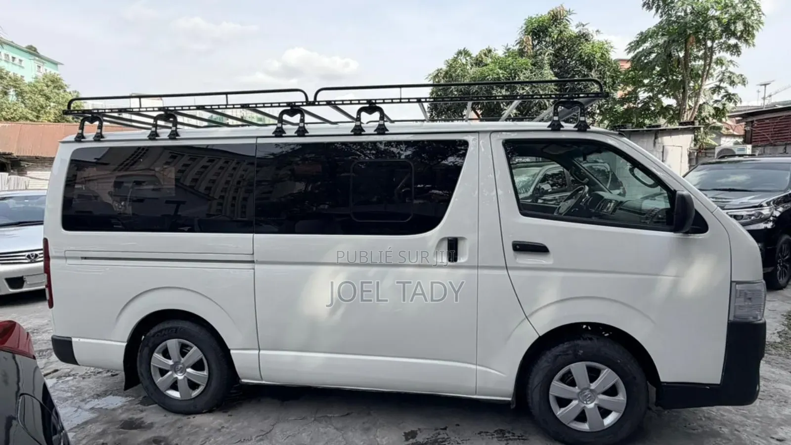Toyota HiAce 2015 Blanc