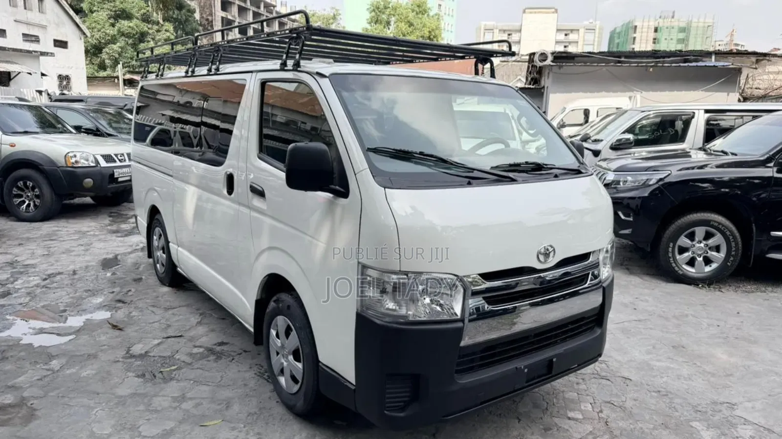 Toyota HiAce 2015 Blanc