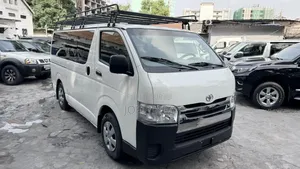 Toyota HiAce 2015 Blanc