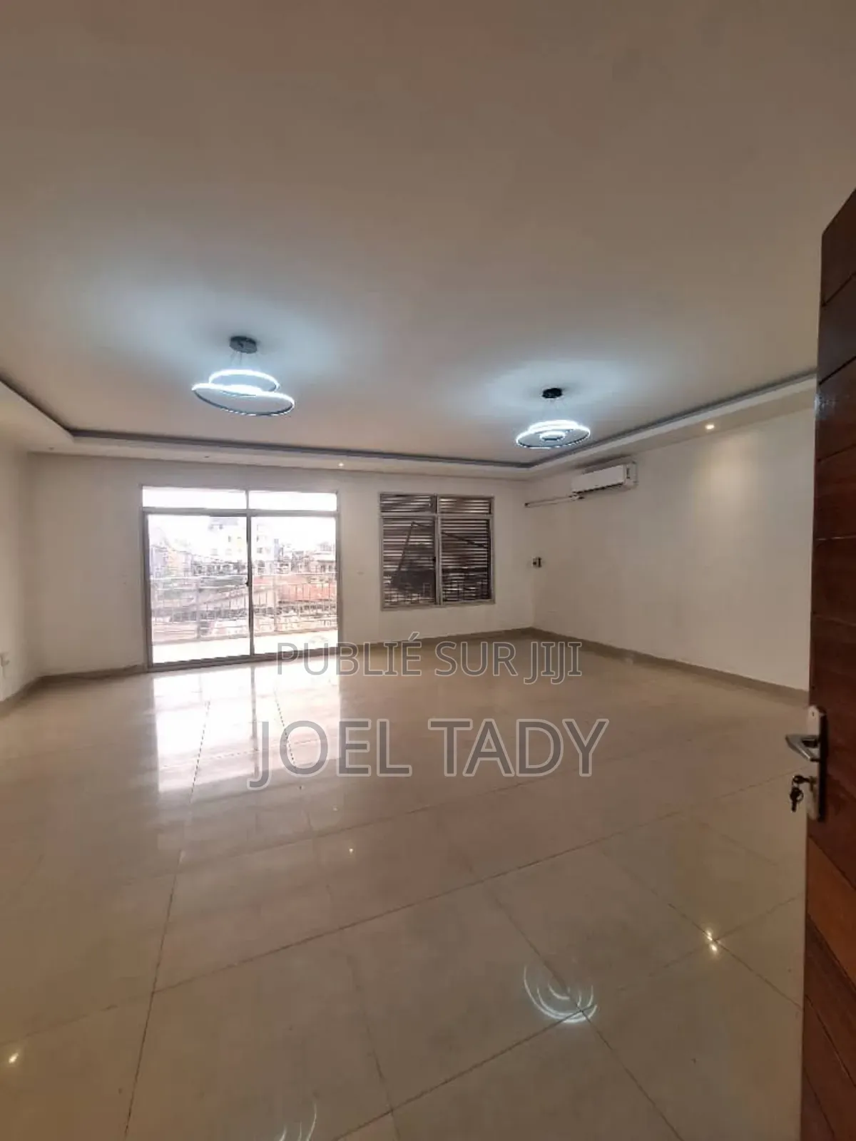 3chbre Appartement dans Empire Supreme, Lingwala à Louer