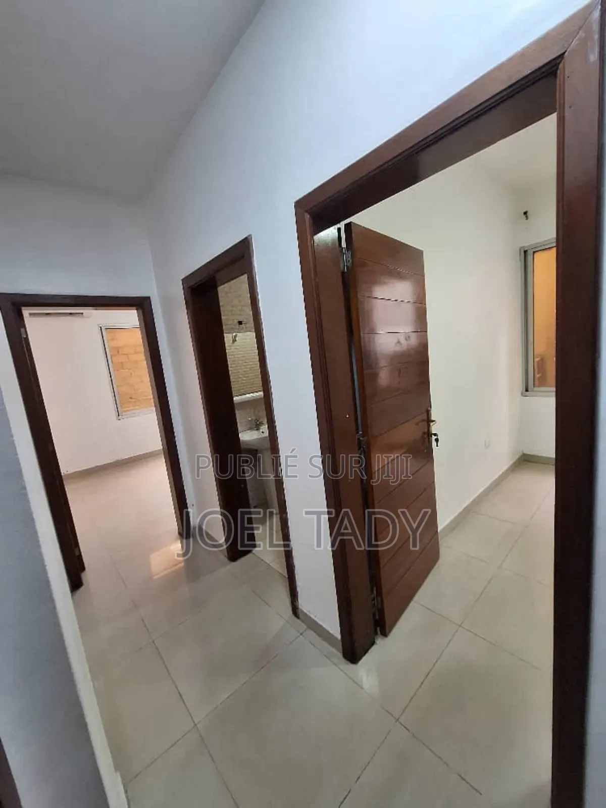 3chbre Appartement dans Empire Supreme, Lingwala à Louer