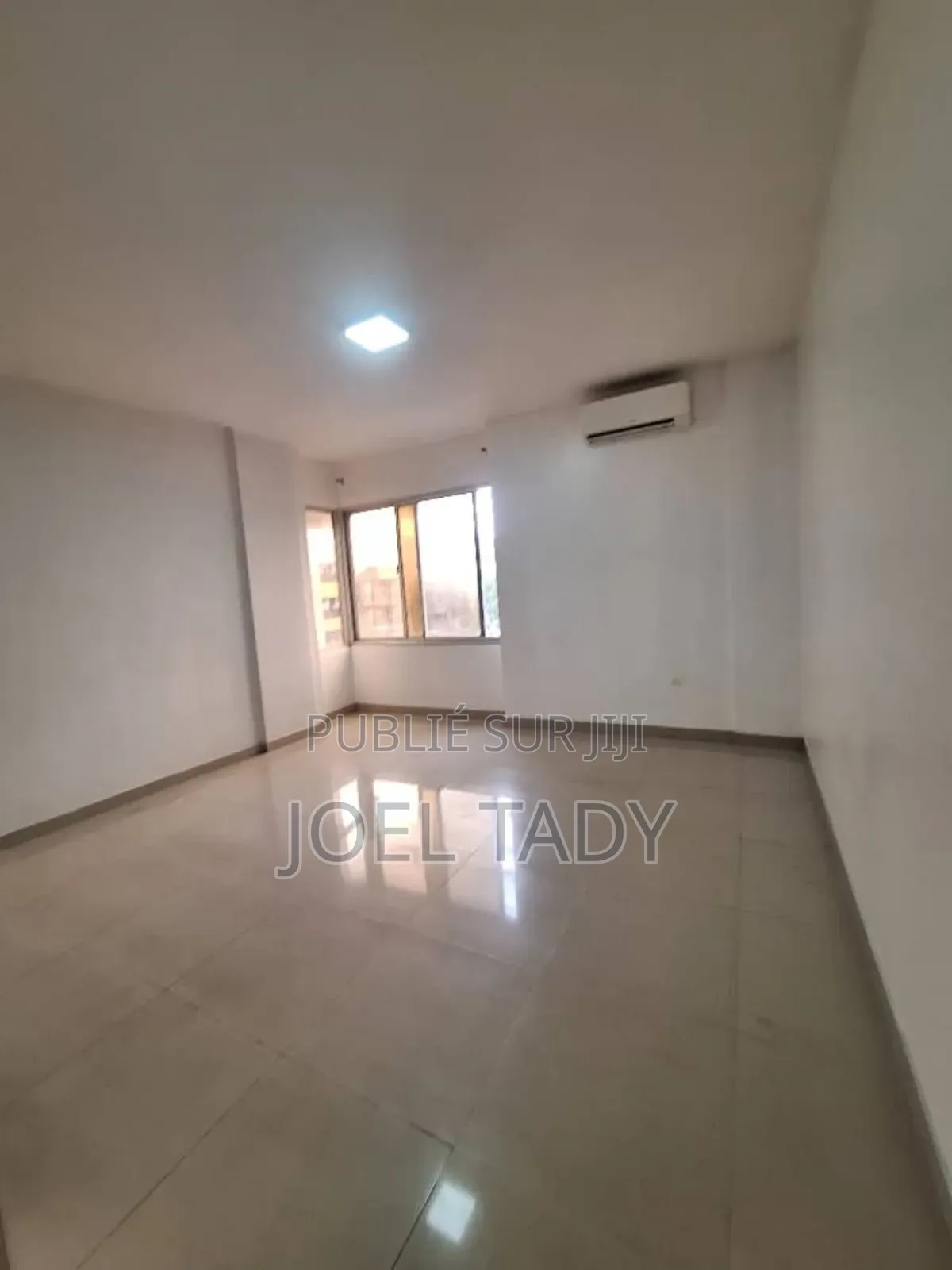 3chbre Appartement dans Empire Supreme, Lingwala à Louer