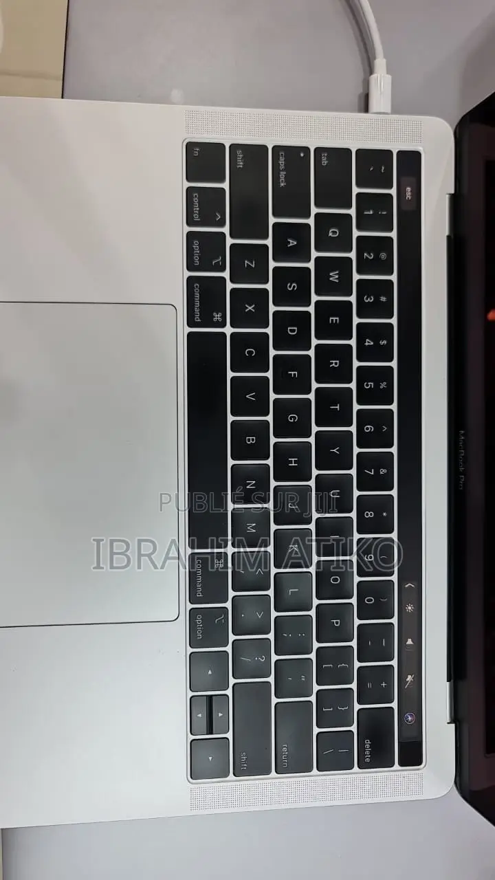 Neuf Ordinateur Portable Apple MacBook 2018 16GB Intel Core I5 SSD 256GB