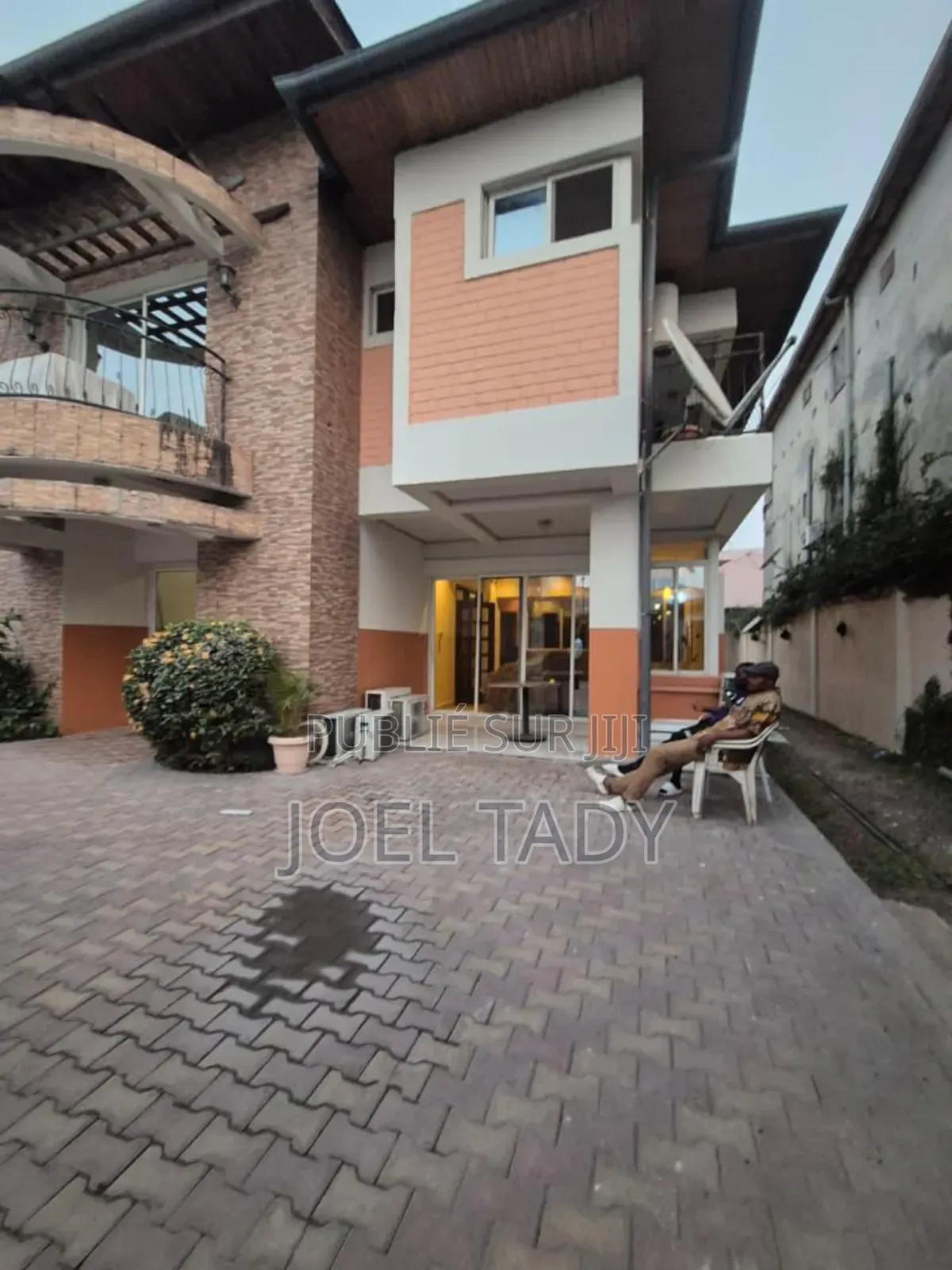 4chbre Villa dans Empire Supreme, Ngaliema à Vendre