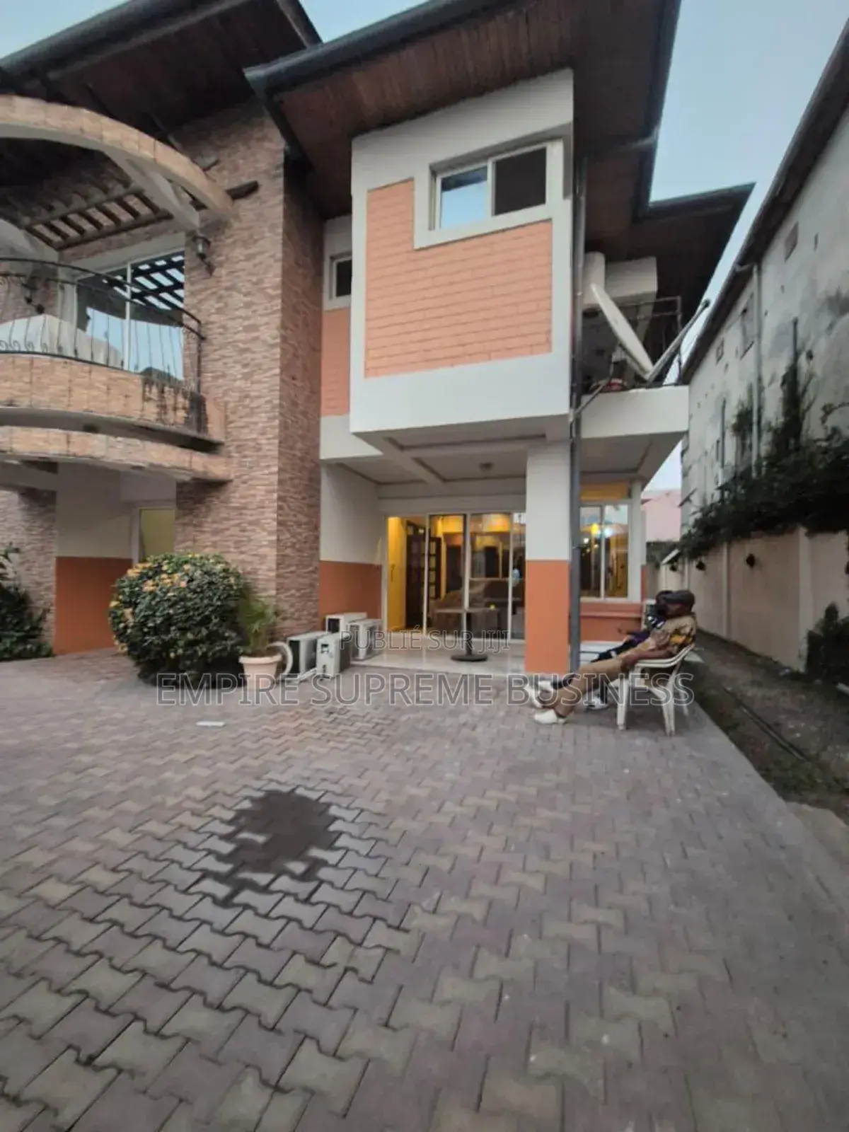 4chbre Villa dans Empire Supreme, Ngaliema à Vendre
