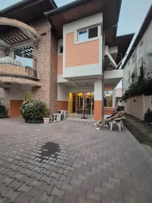 4chbre Villa dans Empire Supreme, Ngaliema à Vendre