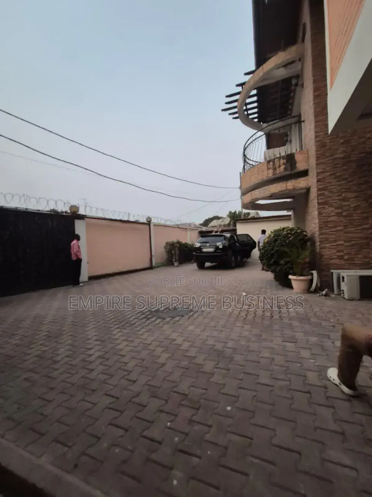 4chbre Villa dans Empire Supreme, Ngaliema à Vendre