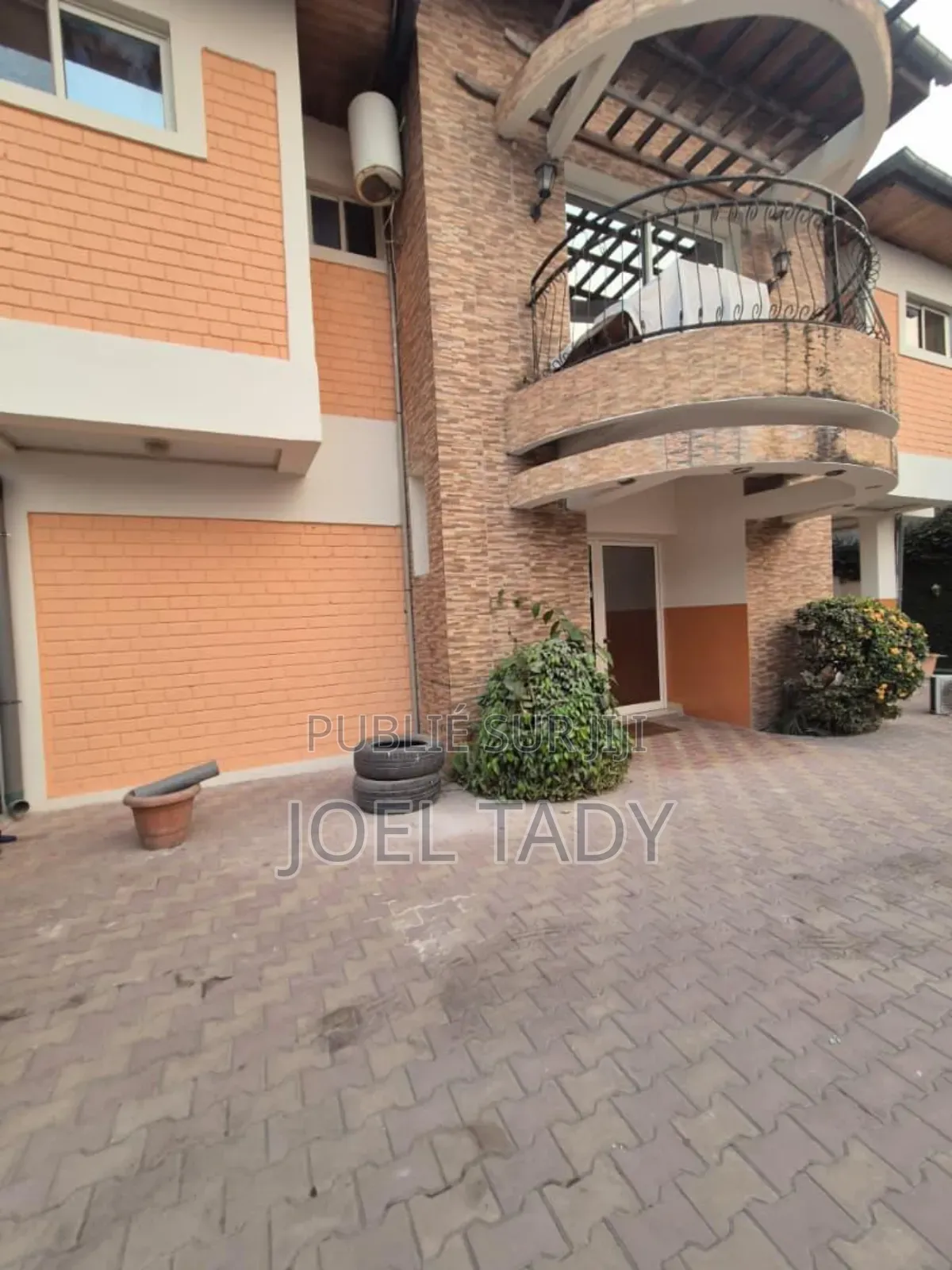 4chbre Villa dans Empire Supreme, Ngaliema à Vendre