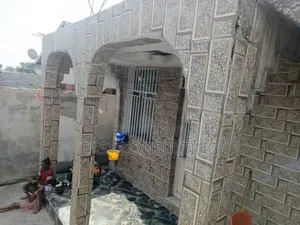 2chbre Villa dans Efobank, Nsele à Vendre