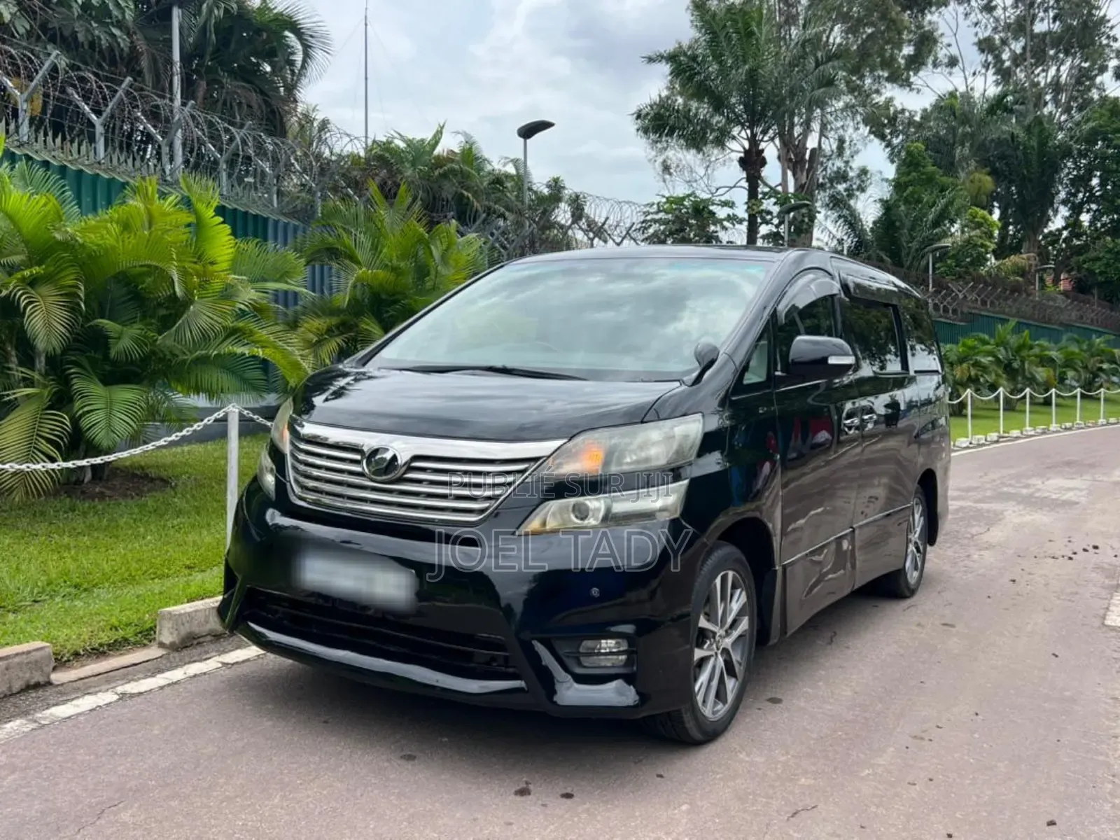 Toyota Vellfire 2023 Black