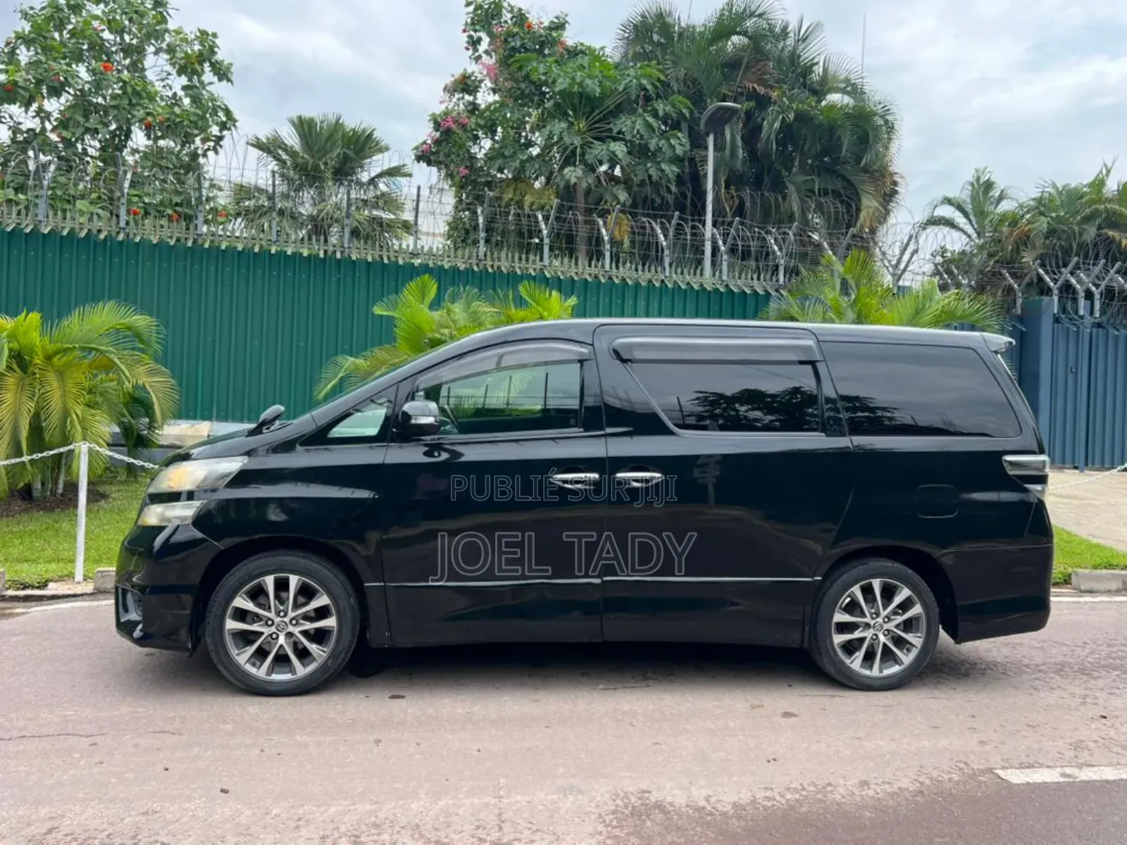 Toyota Vellfire 2023 Black