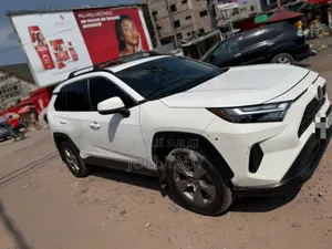 Toyota RAV4 2022 Blanc