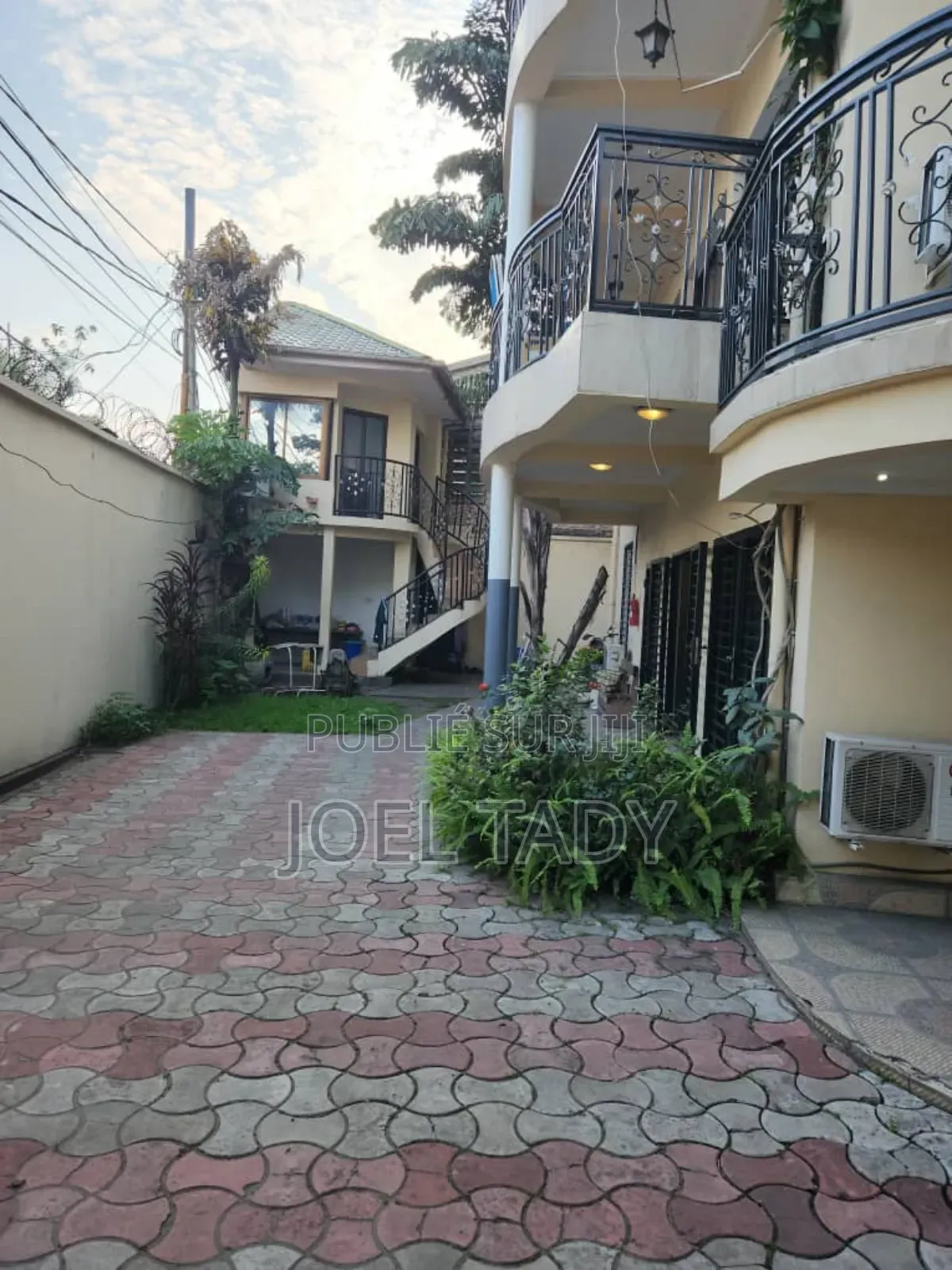 5chbre Villa dans Empire Supreme, Ngaliema à Vendre